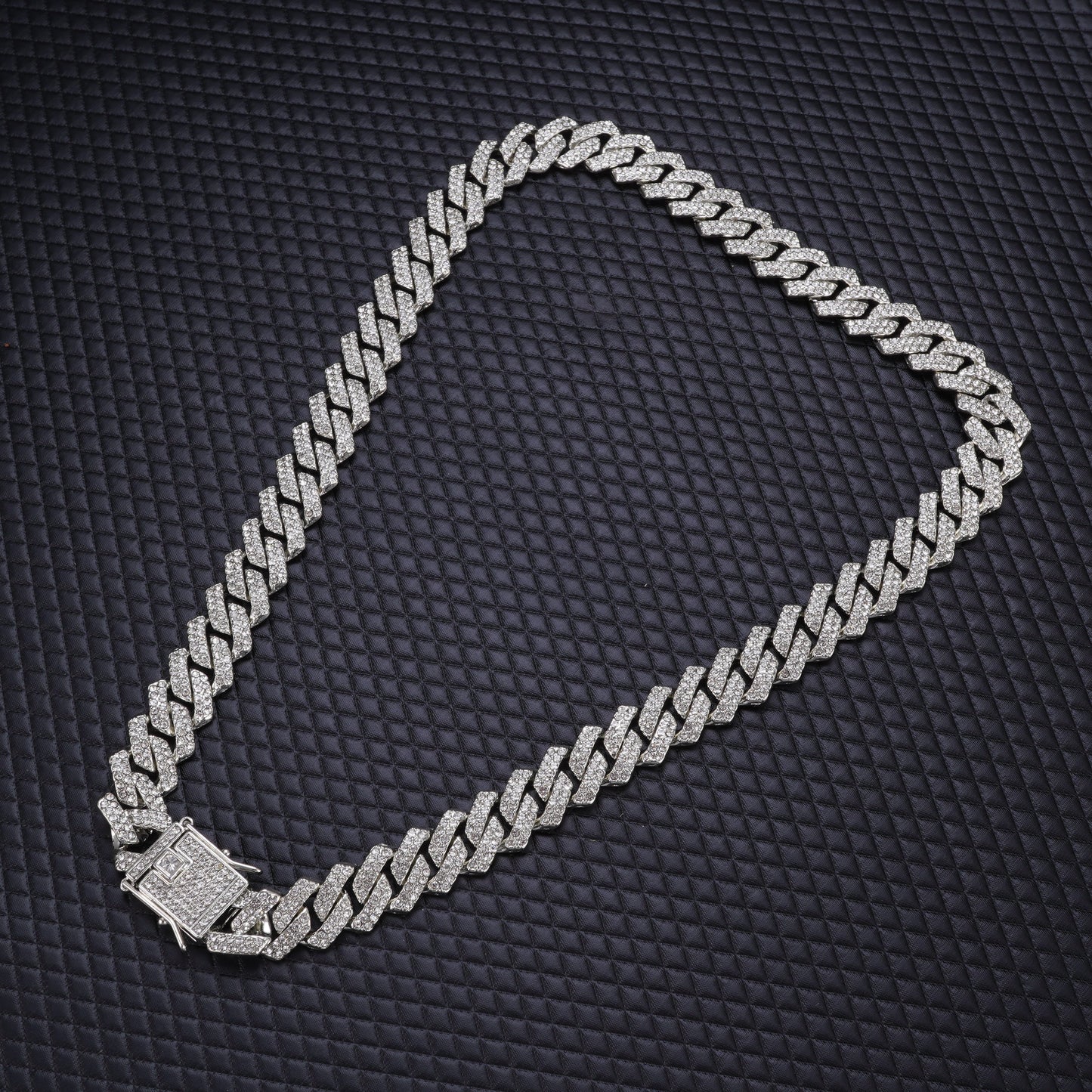 SILVER LINK DESIGNED DIAMOND CUBAN NECKLACE CHAIN